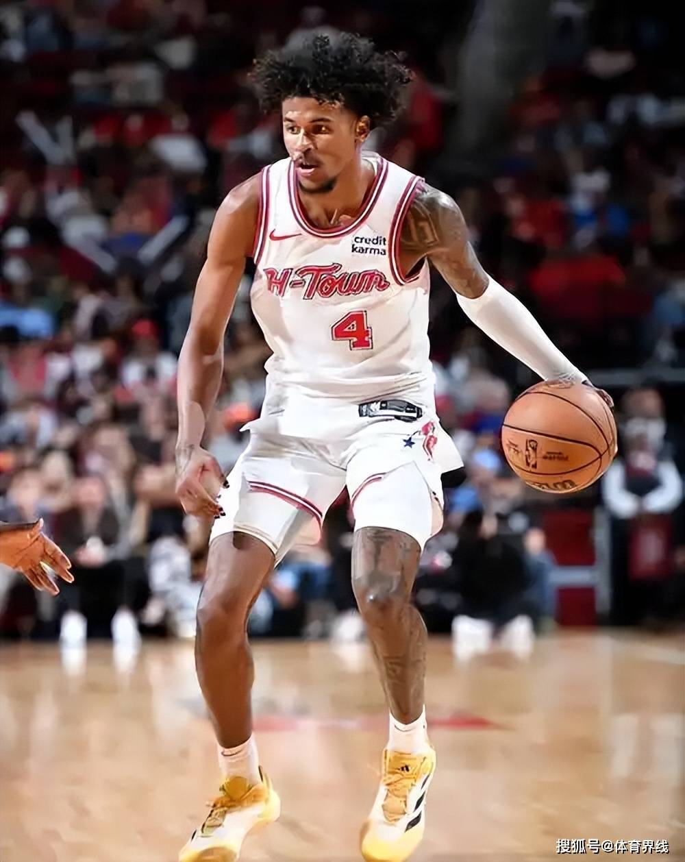 多米体育app休斯敦火箭迎中超关键赛；赛后强势反弹；气氛紧张；更衣室氛围转暖的简单介绍