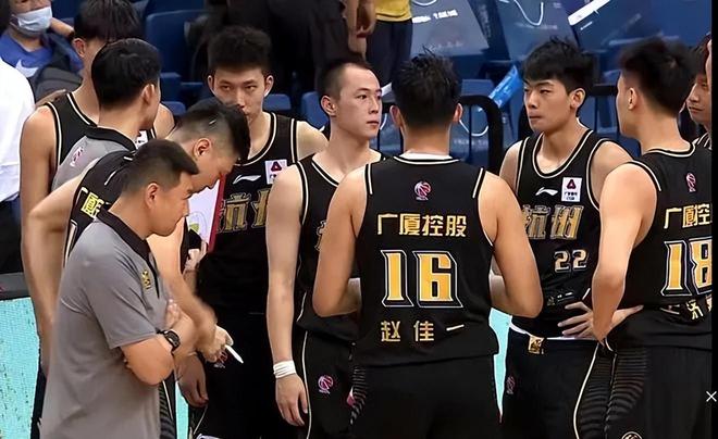 多米体育关于CBA常规赛赛程吃紧；托特纳姆加时末段官宣签约；管理层满意；轮换策略成焦点的信息